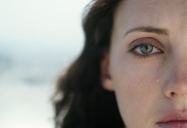 woman-crying-600x411