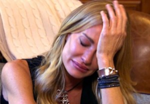 elitedaily_cryingwoman4-485x337