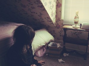 alone-brown-cry-girl-hair-Favim_com-114414